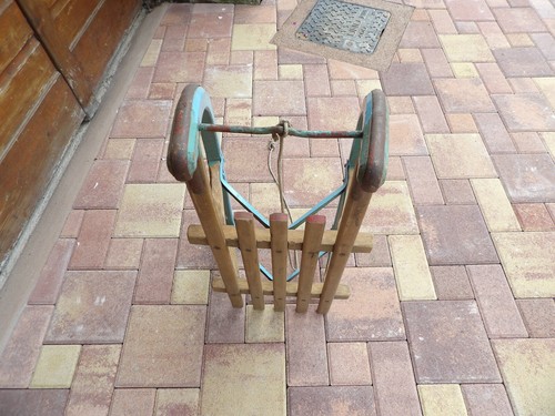 Ancienne petite luge en - petite,