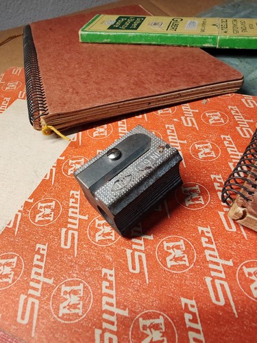 Côté bureau taille crayon - :,