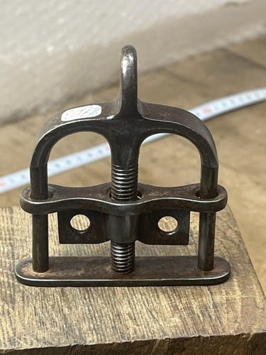 Poucette fer forge menotte - forge,