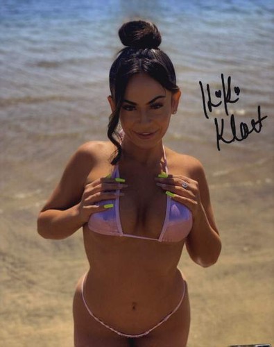 Kiki klout signed model - signed,