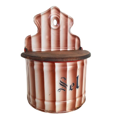 Ancienne grande boite sel - a, en