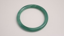 Ancien Bracelet jonc en jade vert clair émeraude lisse Chine XXe siècle
