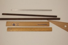 objets d'écoliers anciens (regles, equerre)