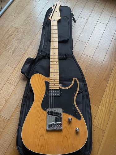 Guitare électrique naturelle
