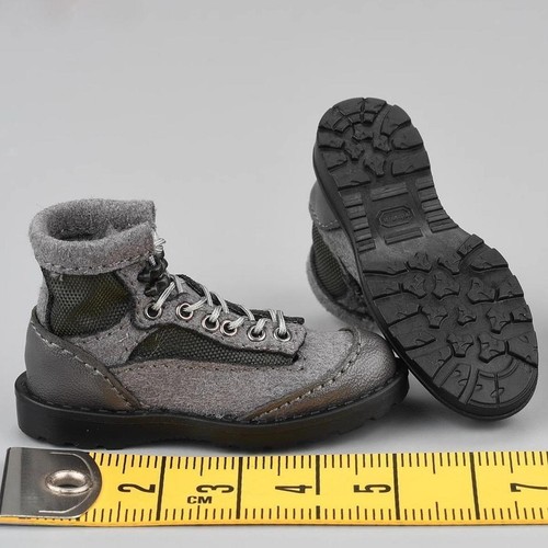 Scale figure shoots boots - scale,