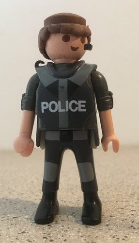 Playmobil personnage policier