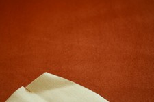 Coupon N°302 de tissu d'ameublement Alcantara microfibre brique SUEDE entoilé