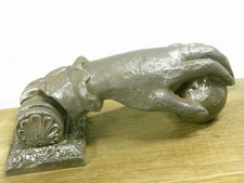 ?? ANCIEN HEURTOIR DE PORTE MAIN GANTEE A LA BOULE FER FER FORGE