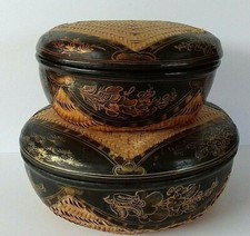 2 Anciennes boites en vannerie et laque, Chine, circa 1950.