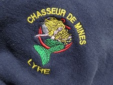 LA LYRE / CHASSEUR DE MINES  / SwEAT A CAPUCHE / TAILLE L