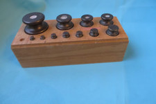 Ancienne boite de poids laiton