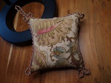 Ancien Coussin porte aiguilles, épingles a chapeau a poser ou a pendre( ref 44 )