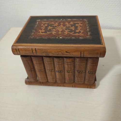 Ancien coffret secret - a, boite