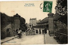 CPA Toul-Porte Jeanne d'Arc