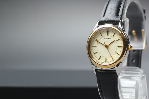 Montre femme vintage 2001