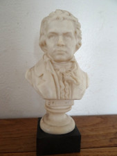 Belle Ancienne Statue