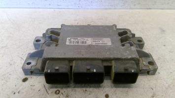 Calculateur moteur renault - calculateur,