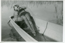 Dans la nasse ! 1948 Vintage silver print Tirage argentique  5x8  Circa 19