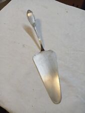 Pelle à tarte vintage en métal argenté – 30 cm – 138 g – décor fleuri art déco