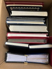 SUPER GROS LOT DE TIMBRES DU MONDE DANS UN CARTON : 11 ALBUMS