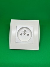 Prise - Alvais Alombard Schneider ALB81072