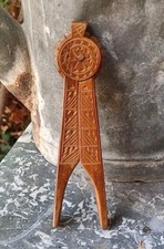 ANCIEN CASSE-NOIX NOISETTES EN BOIS SCULPTÉ ART POPULAIRE 