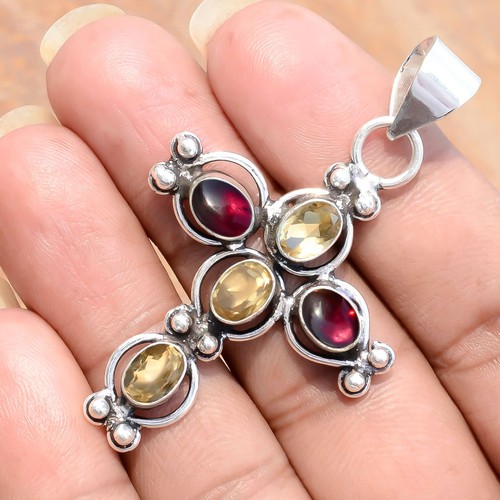 Pendentif style ancien croix