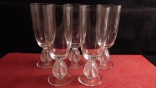 Service de 5 flutes a champagne en cristal Lalique modèle Bellini