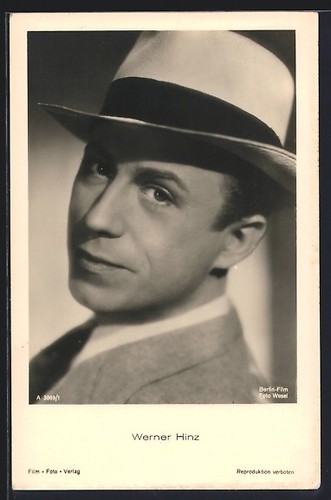 Acteur werner hinz regardant - acteur,