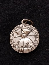 Ancienne médaille religieuse Sainte  Catherine labouré