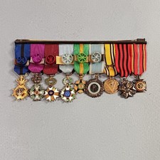 BARRETTE DE 9 REDUCTIONS DE MEDAILLE GUERRE 39 45 BELGE RESISTANCE MERITE
