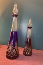 2 carafes couleur bleu en