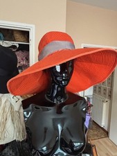 Capeline orange CHRISTIAN