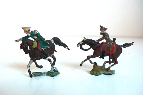 Plats étain anciens - plats, d'Étain