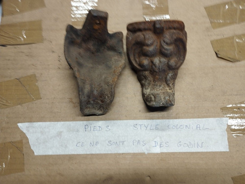 Pieds pour poêle colonial - un,
