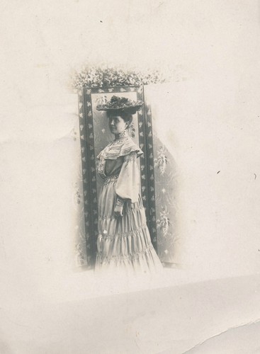 Jeune femme elégante chapeau - femme,