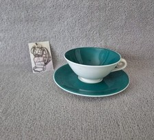 Tasse et sous tasse vert en porcelaine Fabrique Royale limoges