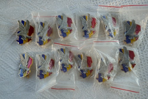 Lot insignes neufs - insignes,