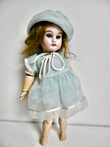 Petite poupée ancienne armand - ancienne,