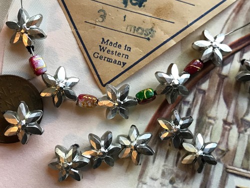 Vintage garland beads - 25,