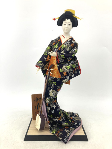 Poupée japonaise vintage