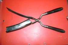 Ancien double Fer à Friser de Coiffeur  en acier  manche bois 28  x 4,5 cm