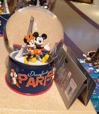 SNOW GLOBE / Boule à neige /