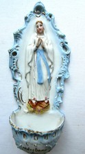 Bénitier, porcelaine biscuit de Saxe, Vierge polychrome, Notre Dame de LOURDES