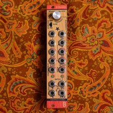 Synthétiseur analogique Bastl Instruments DYNAMO d'occasion avec boîte