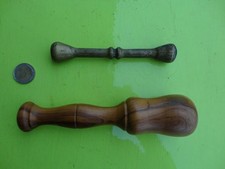 2 pilons de mortier en bronze et bois