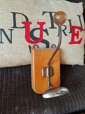 BELLE  PATÈRE PORTE MANTEAU BOULE BOIS CROCHET VINTAGE