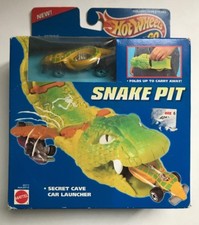 Hot Wheels Sto & Go Snake Pit