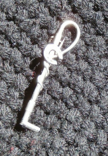 Broche fer cheval et - fer,