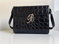 Sac bandoulière vintage Blumarine cuir verni crocodile noir logo B années...